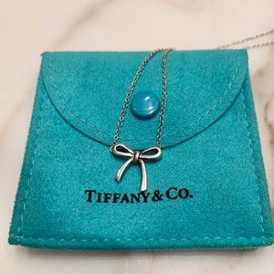 Tiffany & Co Bow necklace in sterling silver